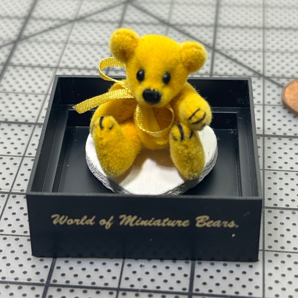 World of Miniature Bears Sun Gold 186 Theresa Yang Limited Edition Teddy Bear